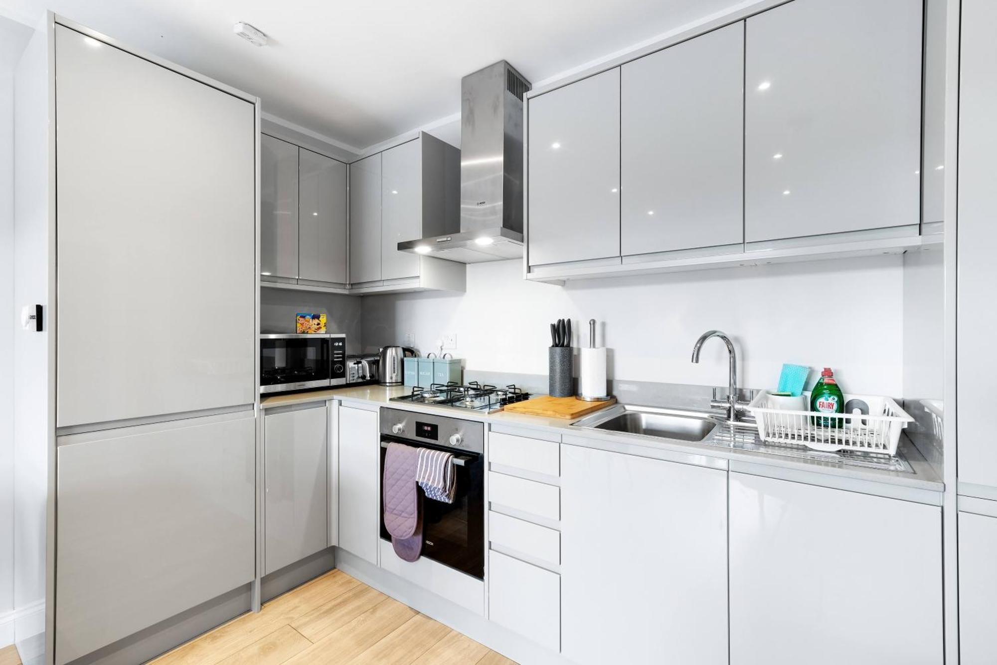 2 Bedroom Penthouse With Parking High Wycombe By 360Stays Екстер'єр фото